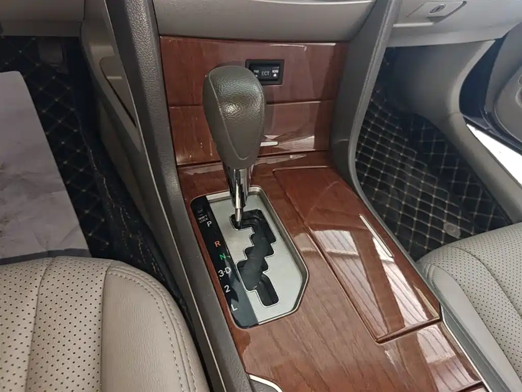 Toyota Camry 2015 — фото 14
