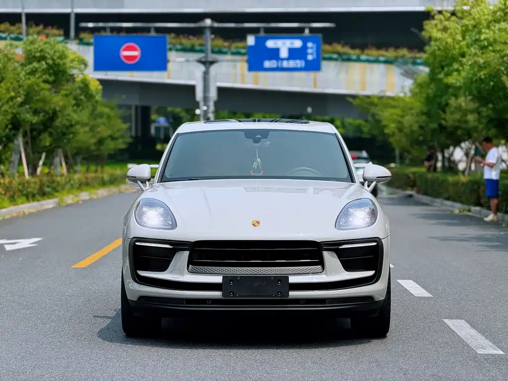 Porsche Macan 2023