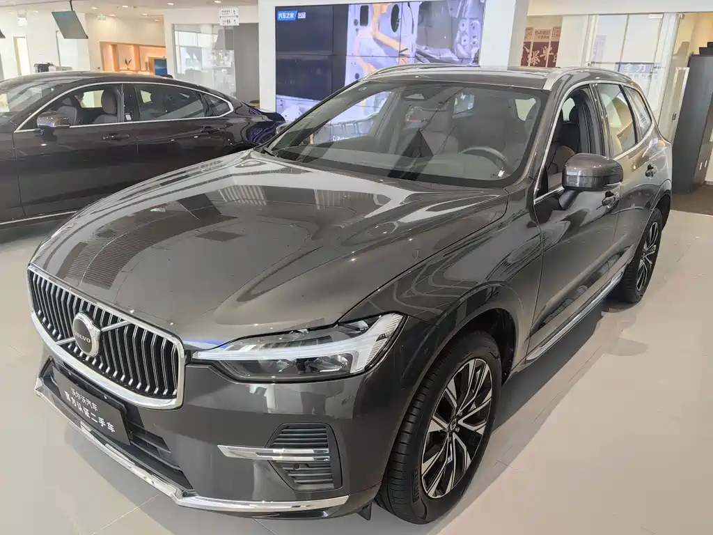 Volvo XC60 2025 — фото 1