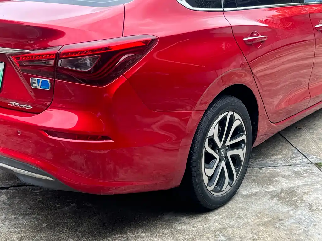 Changan Eado New Energy 2019 — фото 10