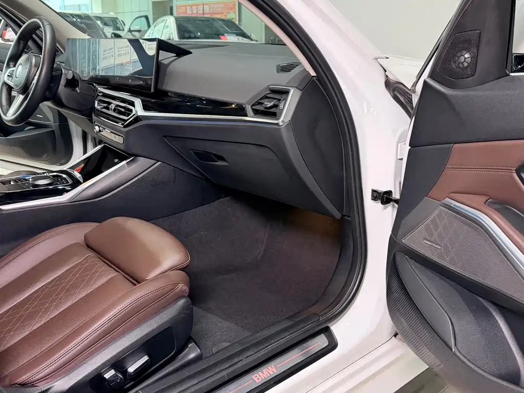 BMW i3 2023 — фото 16