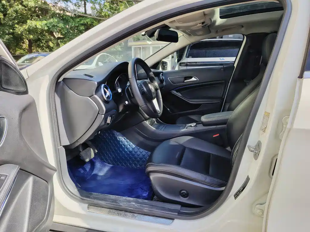 Mercedes-Benz GLA 2015 — фото 7