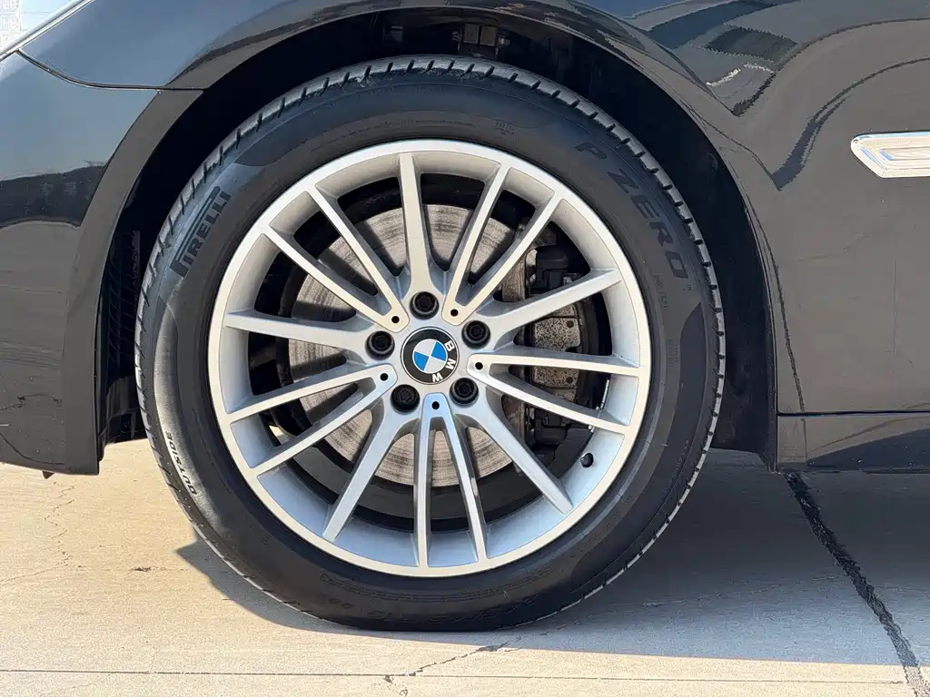 BMW 7 Series 2015 — фото 12