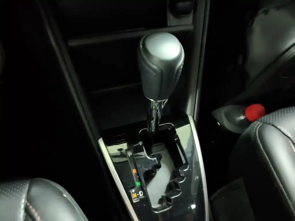 Toyota Yaris L 2023 — фото 14
