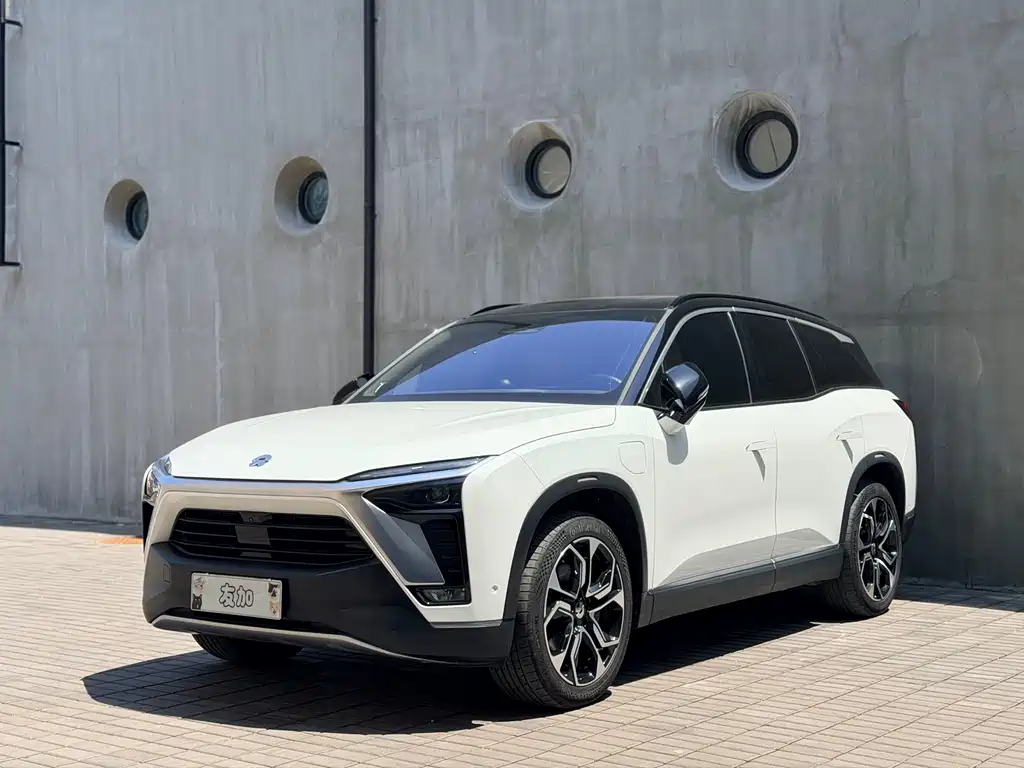 NIO ES8 2021