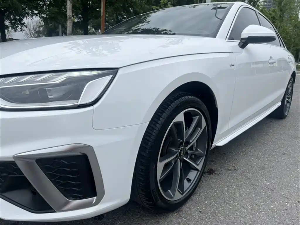 Audi A4L 2023 — фото 10