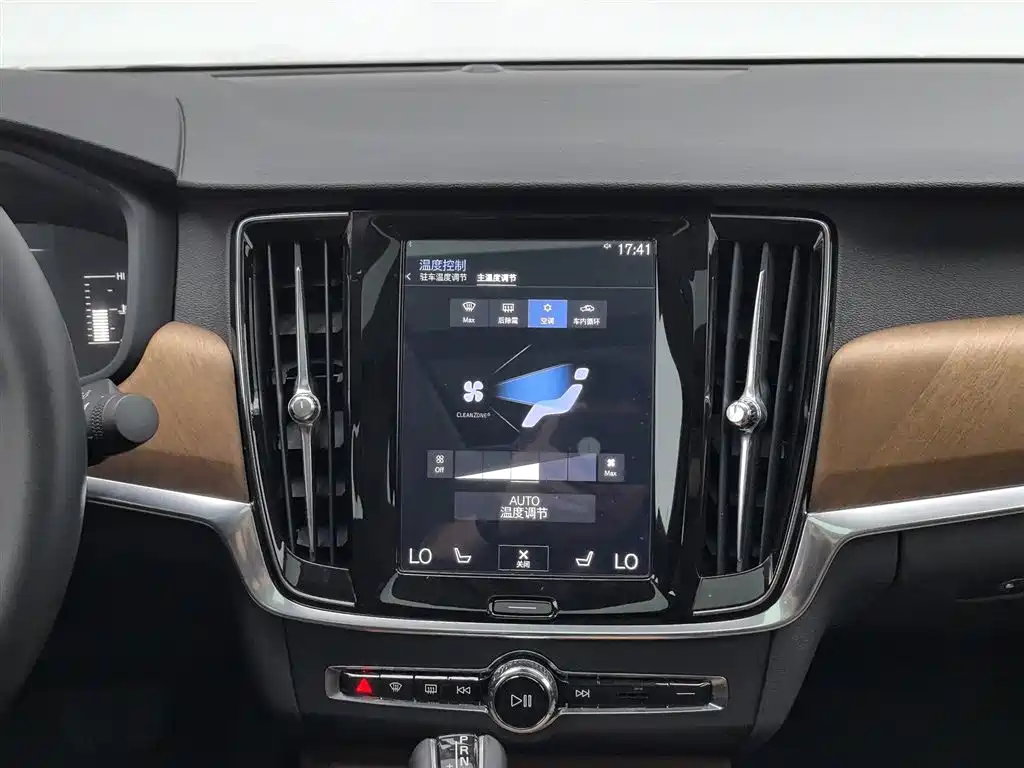 Volvo S90 2019 — фото 12