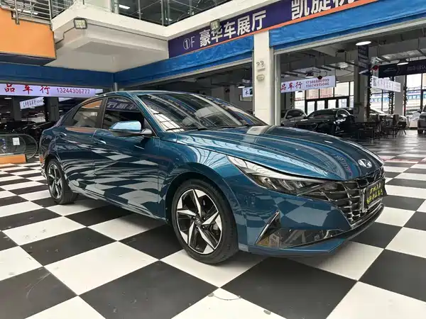 Hyundai Elantra 2022
