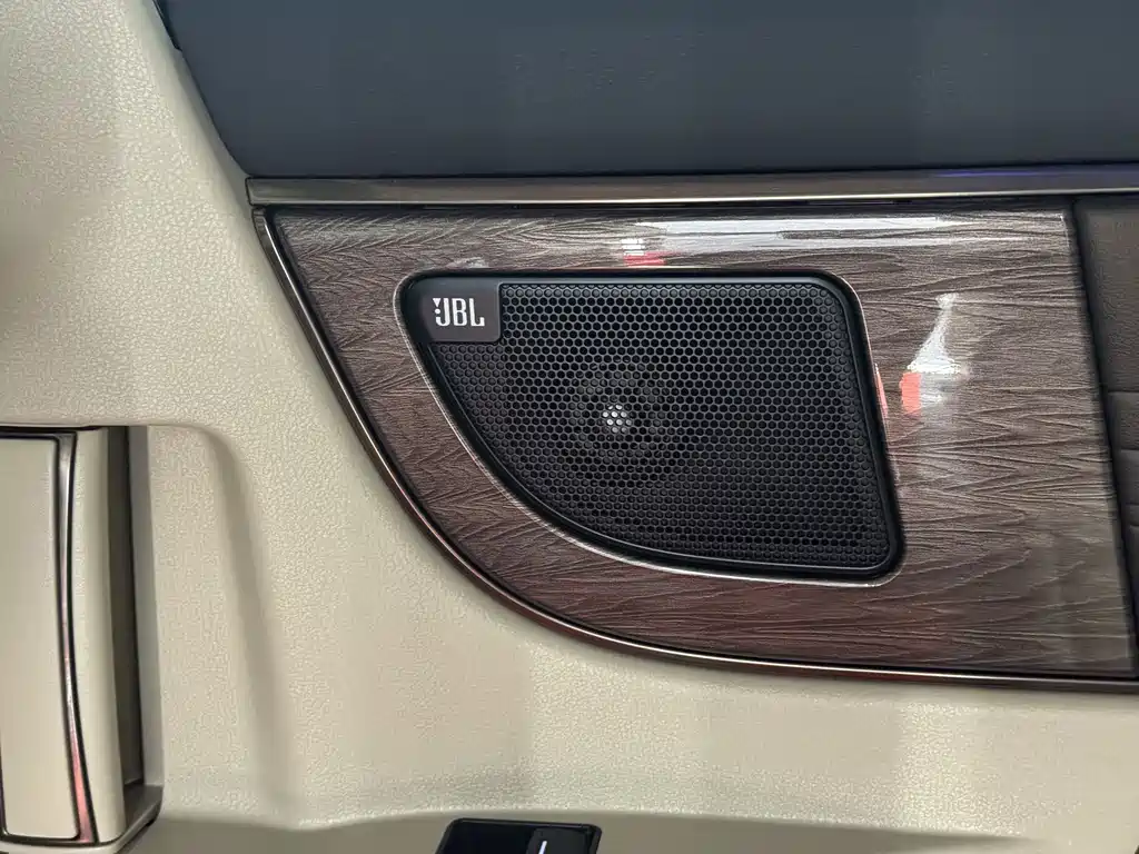 Toyota Alphard 2025 — фото 29
