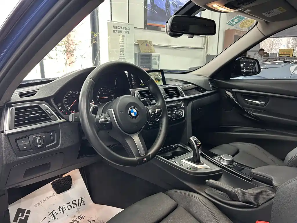 BMW 3 Series 2018 — фото 3