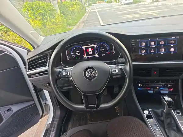 Volkswagen Sagitar 2022