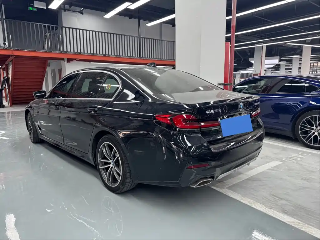BMW 5 Series New Energy 2022 — фото 10