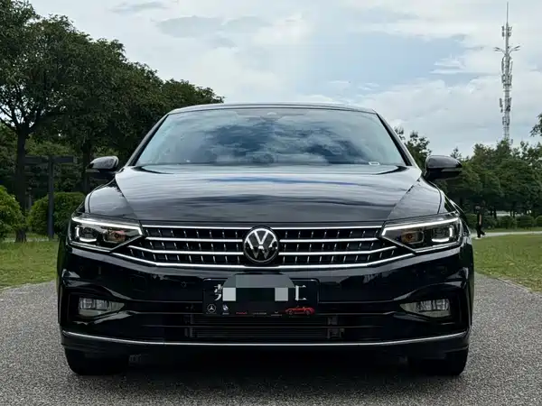 Volkswagen Magotan 2025
