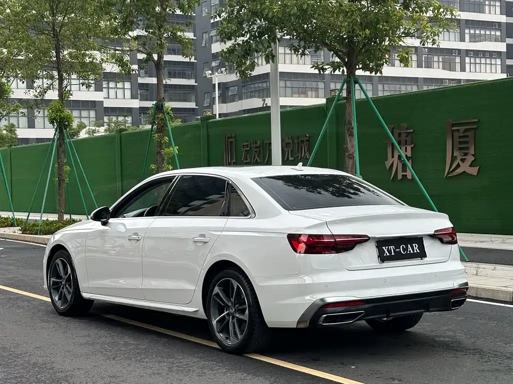 Audi A4L 2021 — фото 12