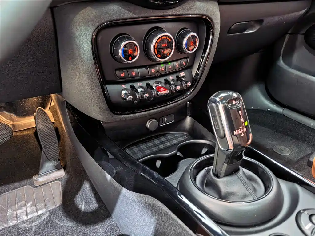 MINI Clubman 2022 — фото 11