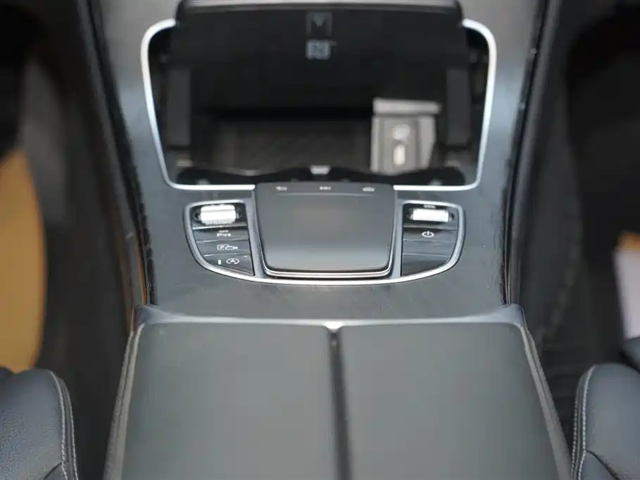 Mercedes-Benz C-Class 2020 — фото 24