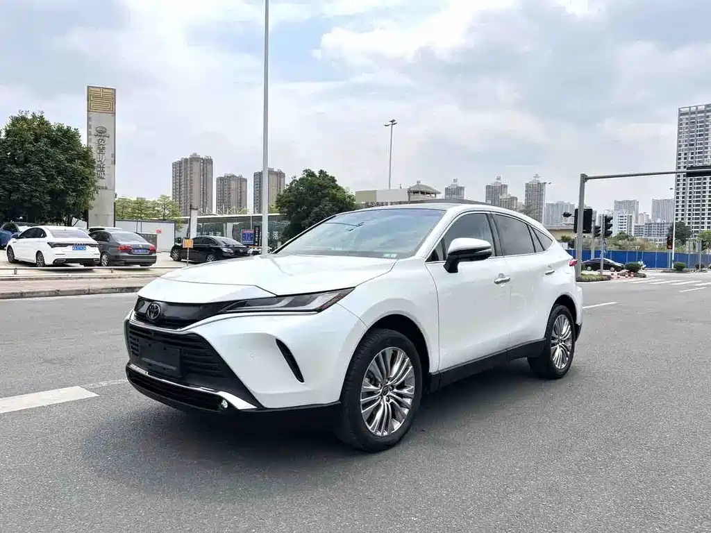 Toyota Harrier 2022 — фото 1
