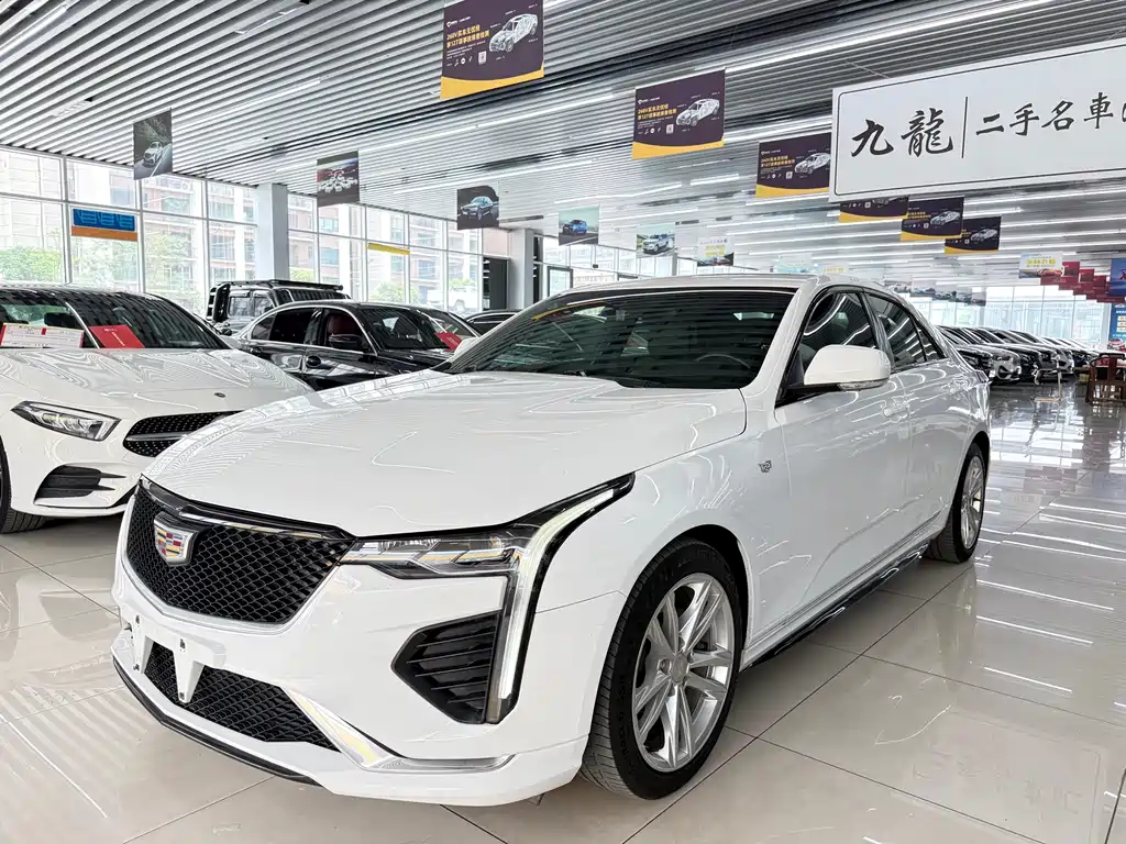 Cadillac CT4 2020 — фото 1