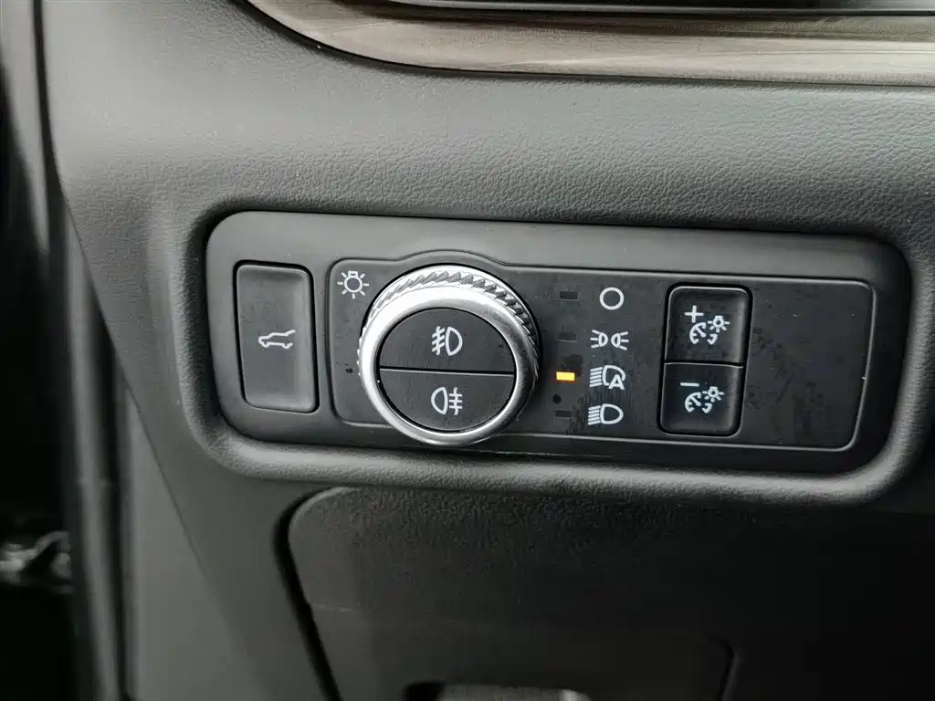Ford Explorer 2022 — фото 21