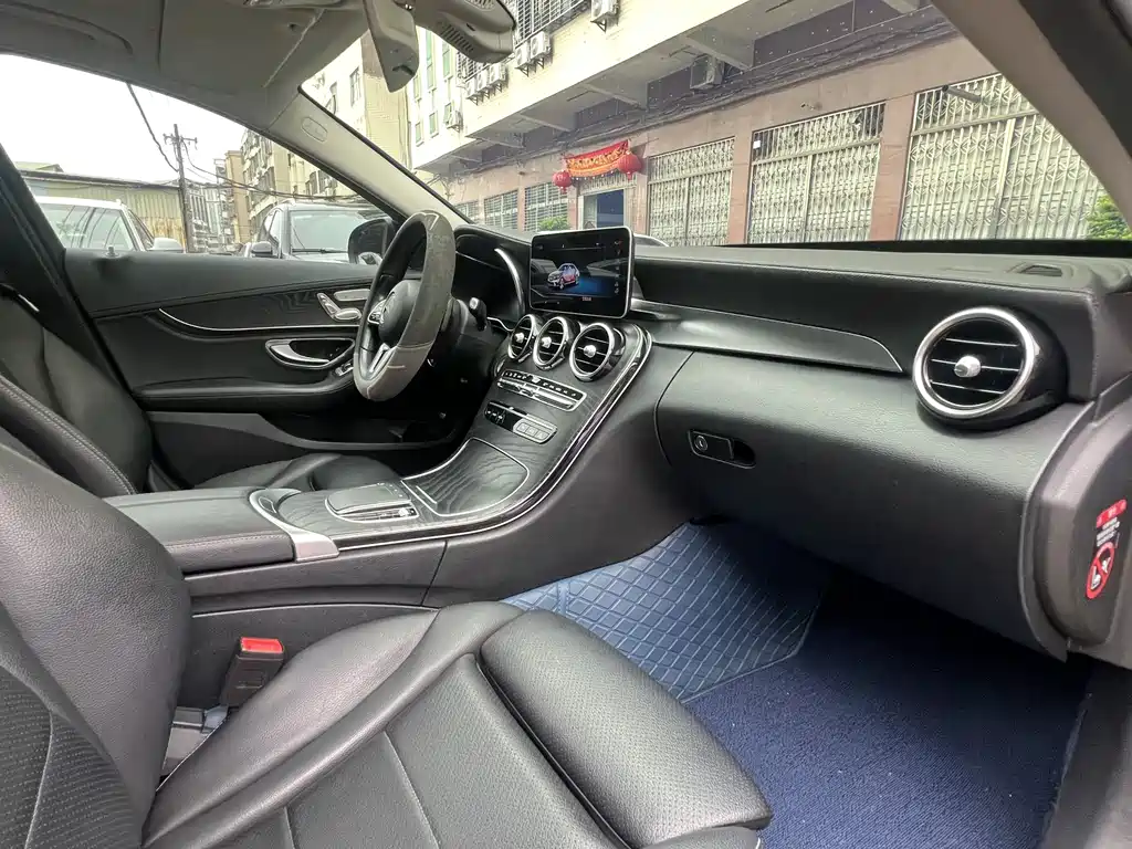 Mercedes-Benz C-Class 2019 — фото 13