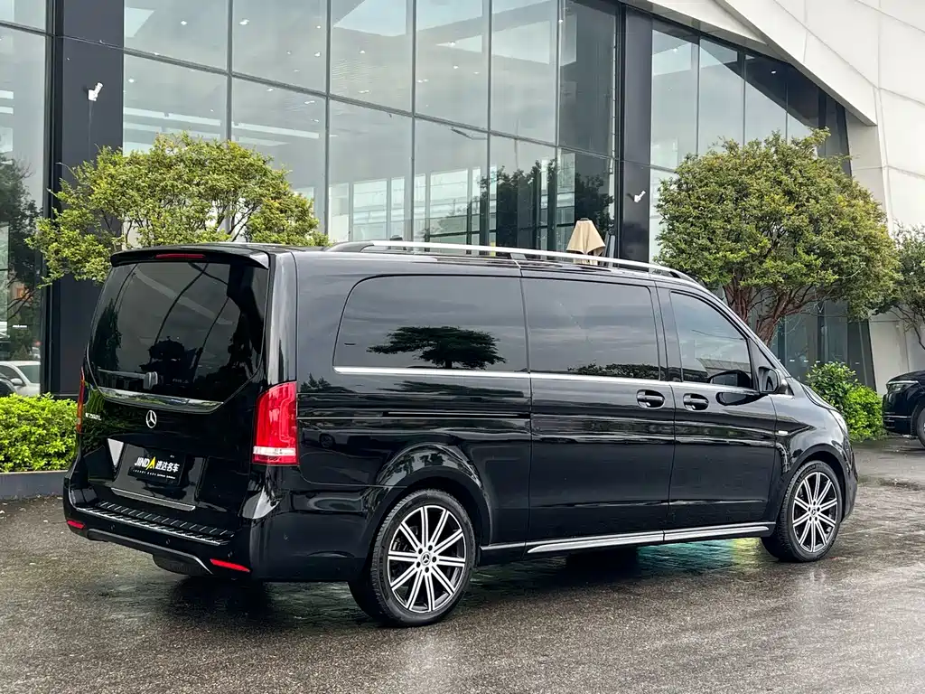 Mercedes-Benz V-Class 2022 — фото 10