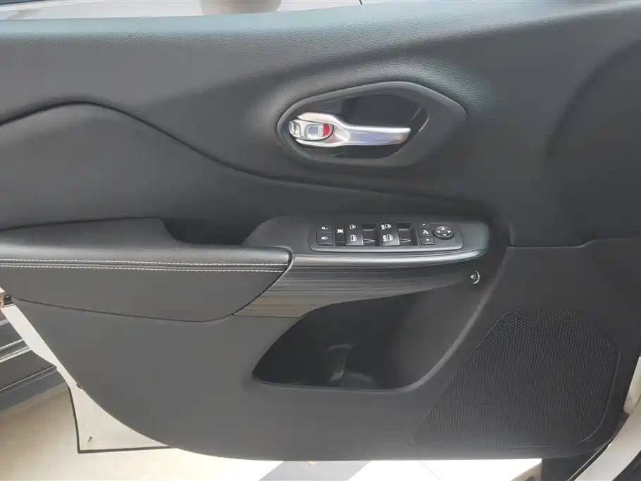 Jeep Cherokee 2017