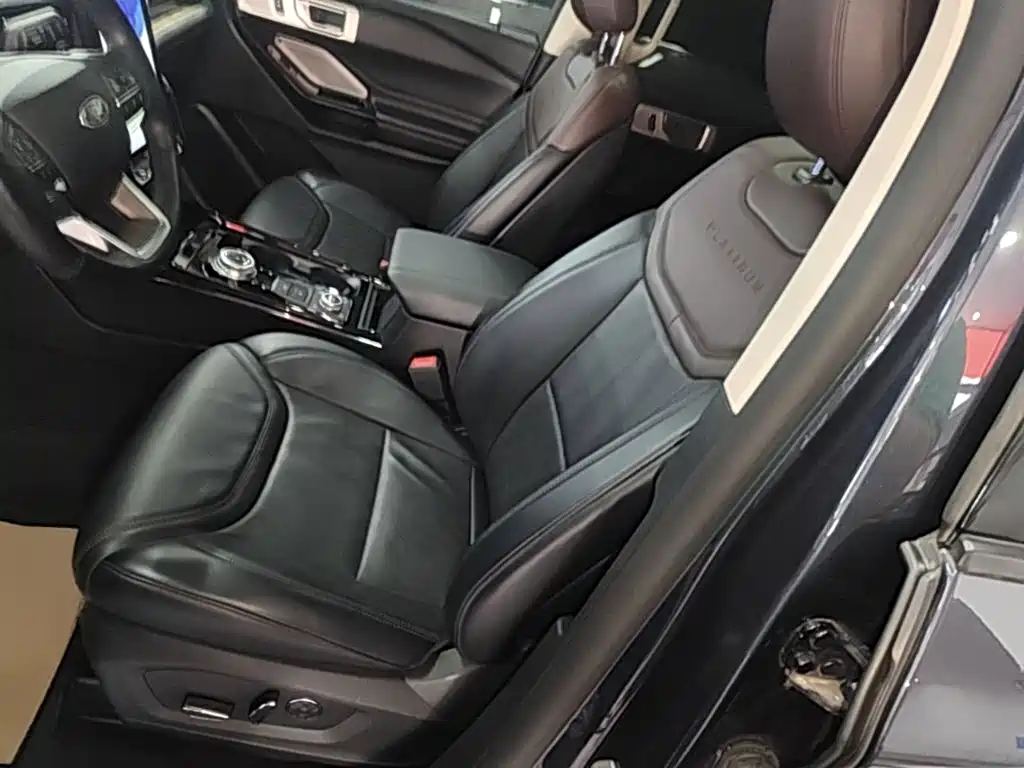 Ford Explorer 2021 — фото 11