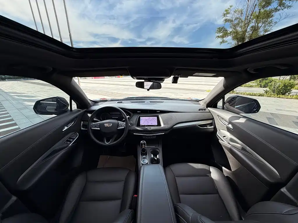 Cadillac XT4 2022 — фото 14