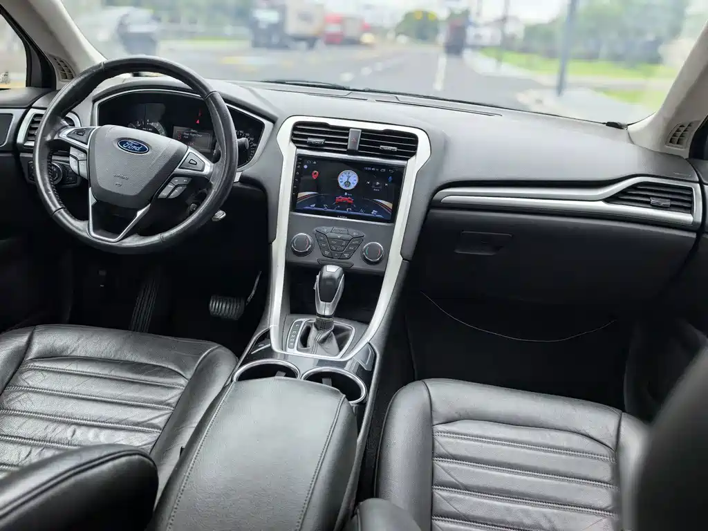 Ford Mondeo 2015 — фото 9