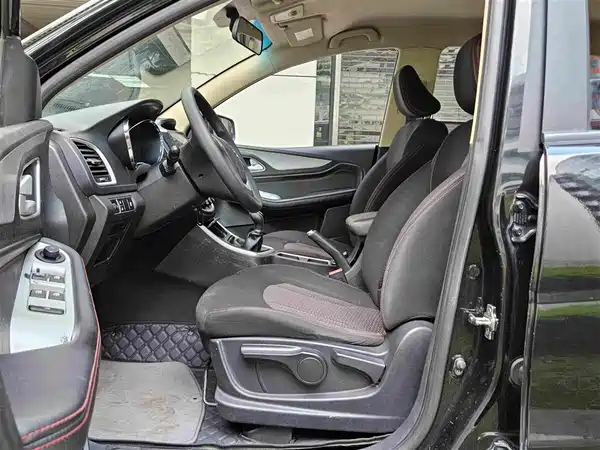 Baojun 560 2015