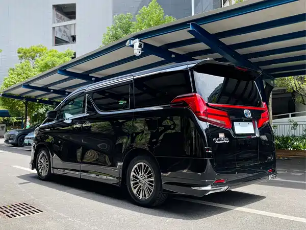Toyota Alphard 2021