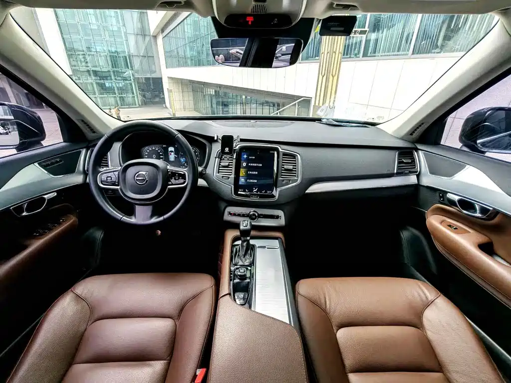 Volvo XC90 2018 — фото 4