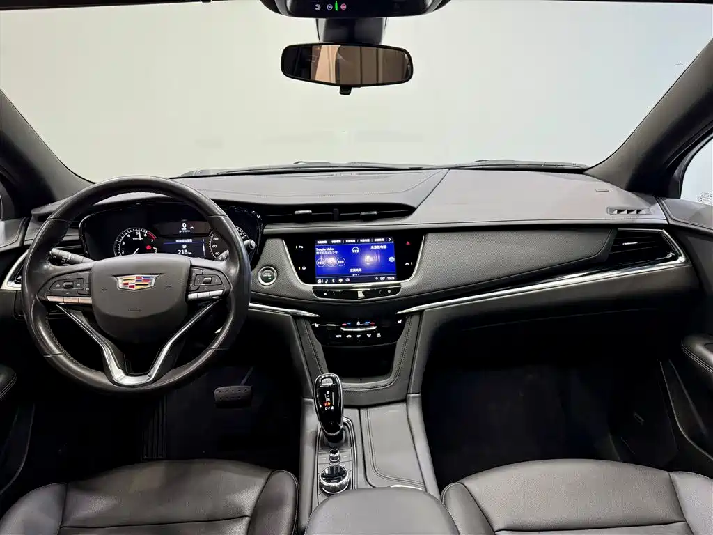 Cadillac XT6 2023 — фото 13