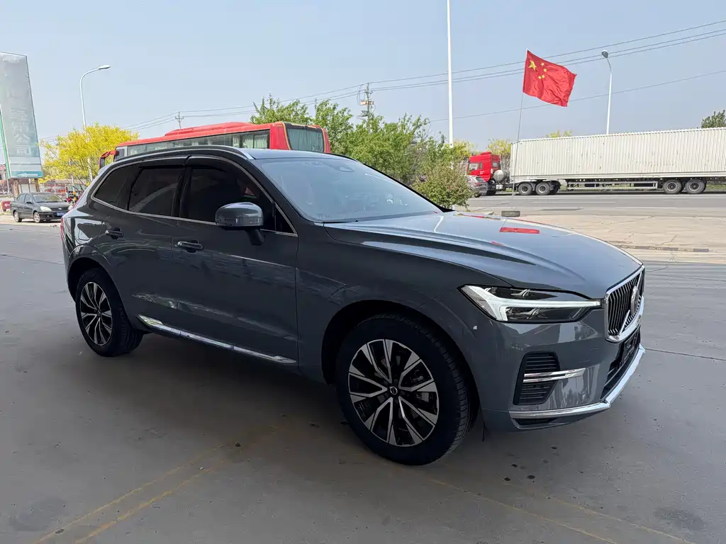Volvo XC60 2023 — фото 3