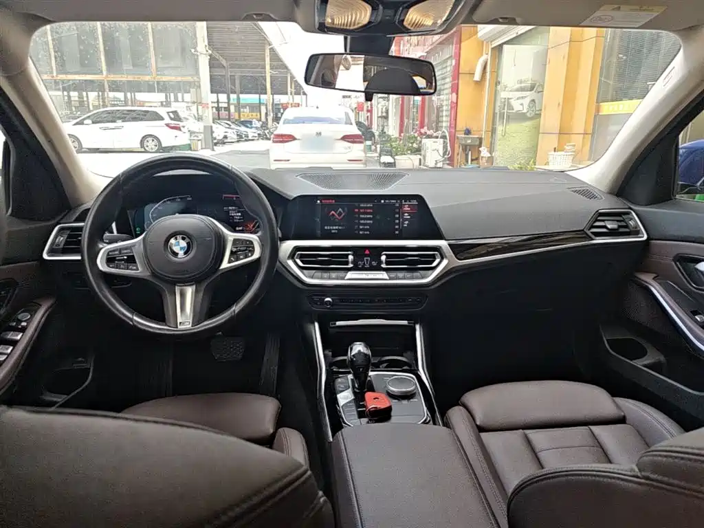 BMW 3 Series 2021 — фото 10