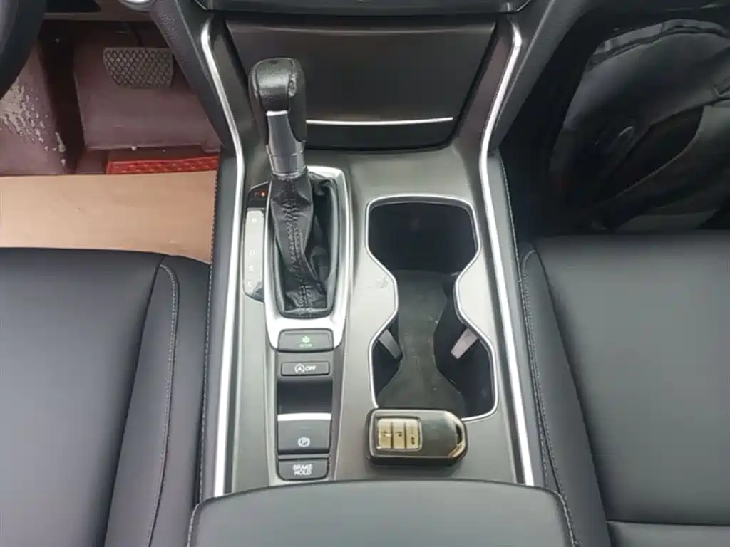Honda Accord 2018 — фото 14