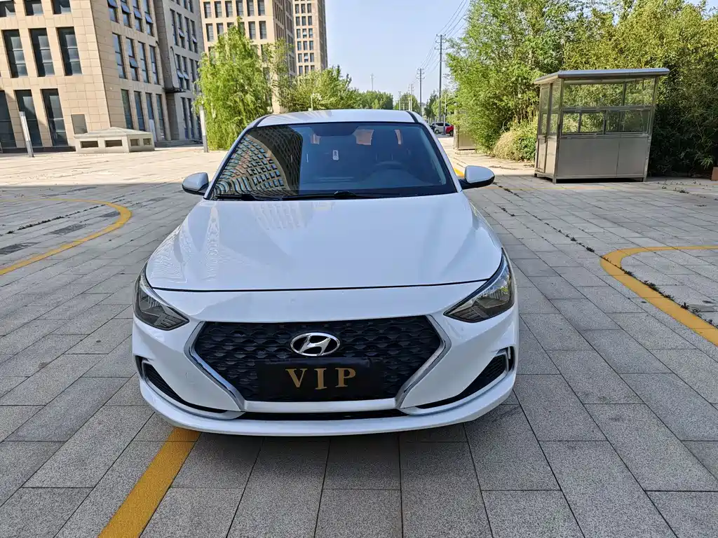 Hyundai Elantra 2021 — фото 2
