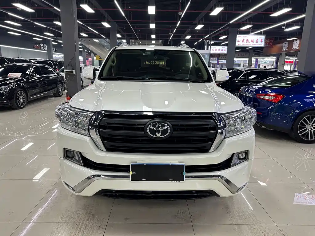 Toyota Land Cruiser 2018 — фото 2