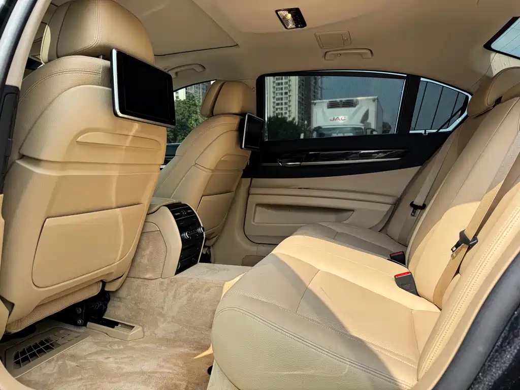 BMW 7 Series 2014 — фото 10