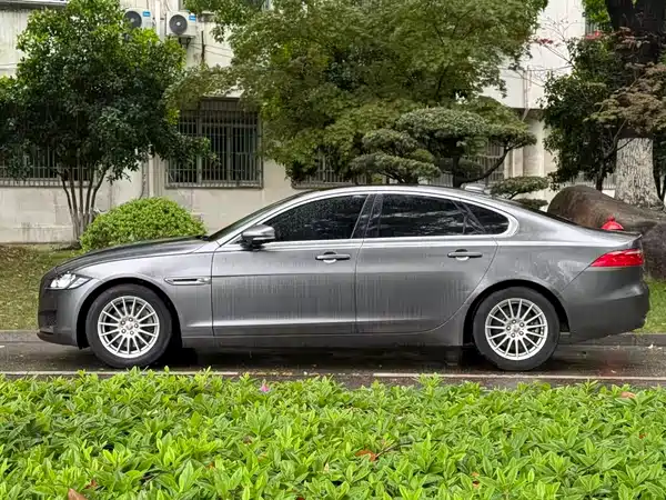 Jaguar XF 2016