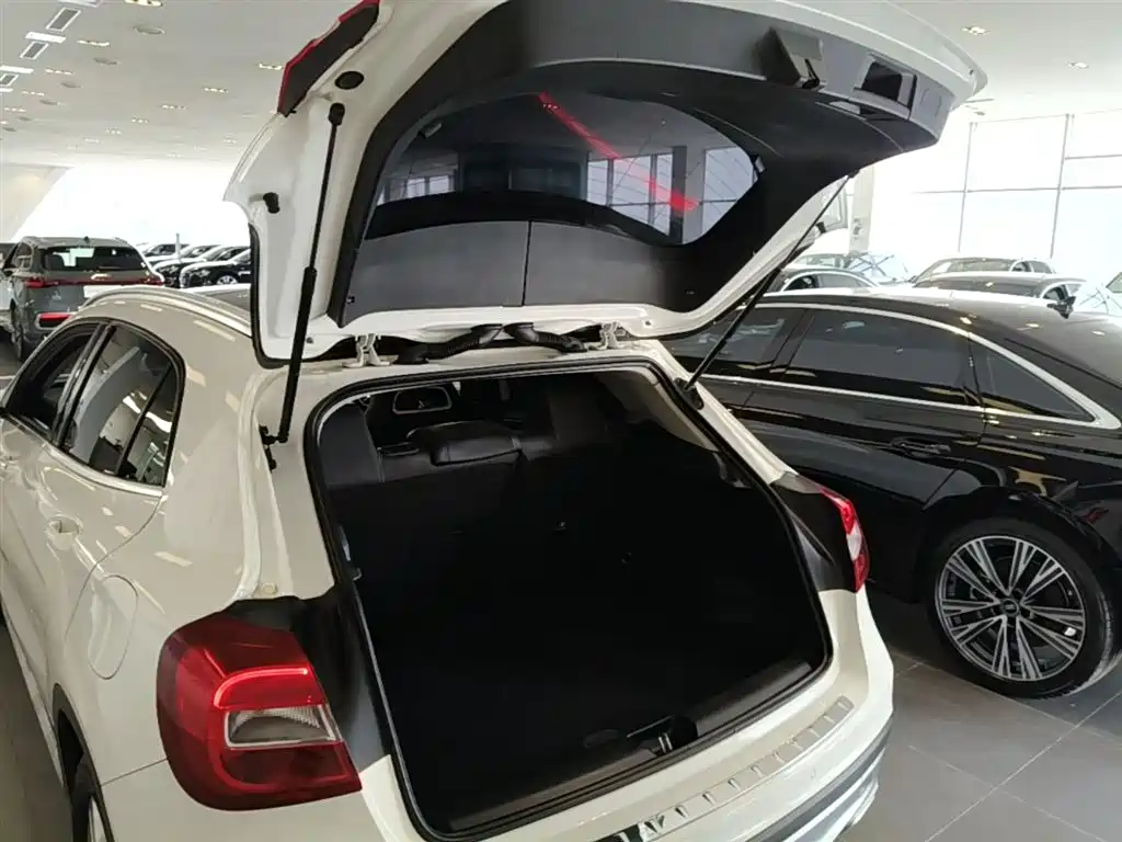 Mercedes-Benz GLA 2016 — фото 19
