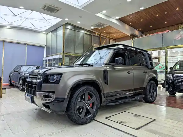 Land Rover Defender 2023