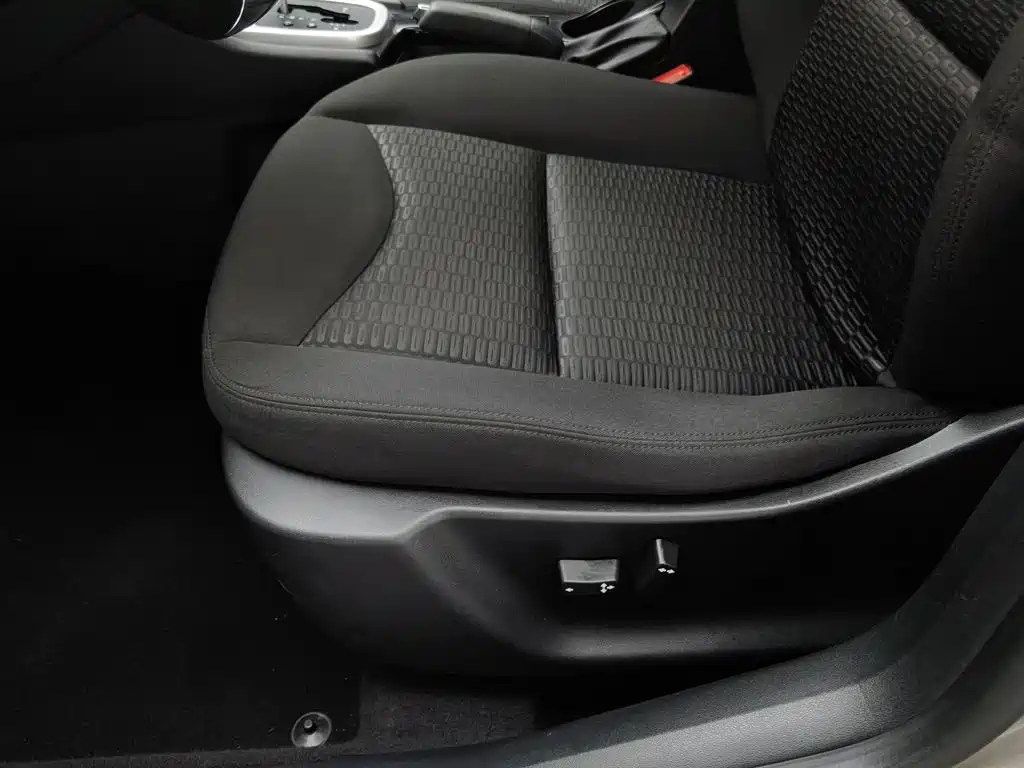 Citroën C4L 2016 — фото 20