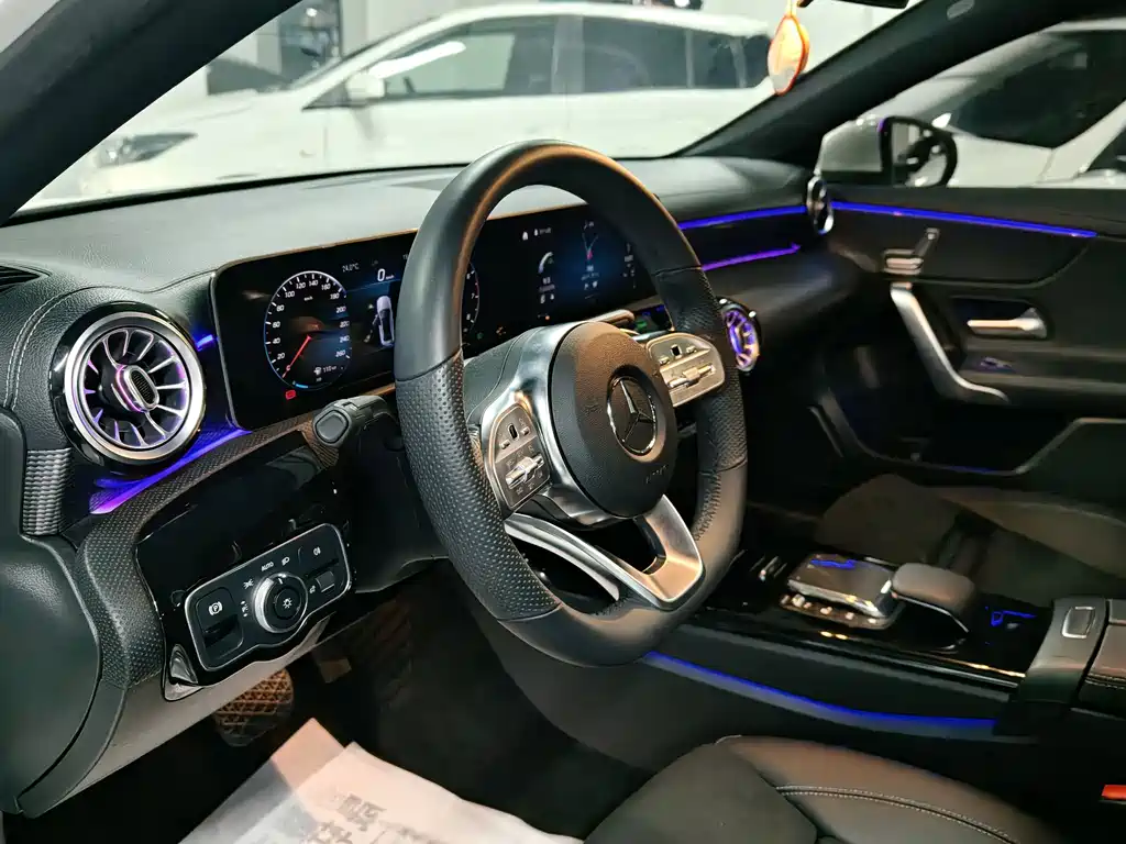 Mercedes-Benz A-Class 2020 — фото 17