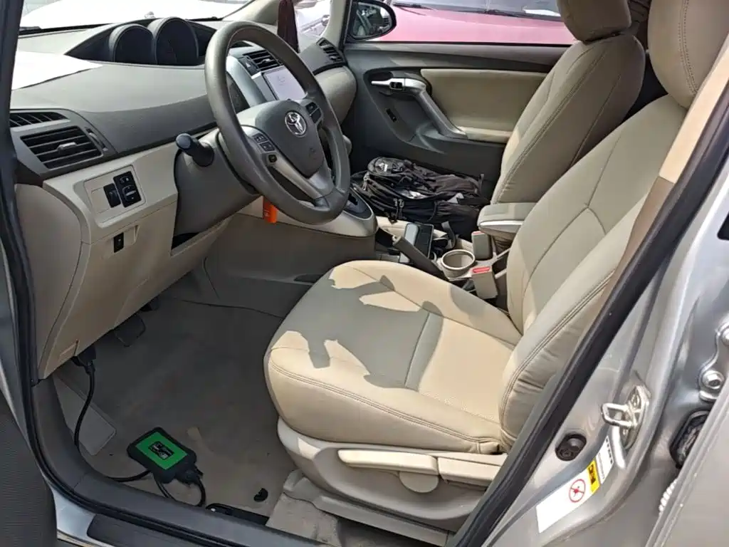 Toyota Verso 2015 — фото 15