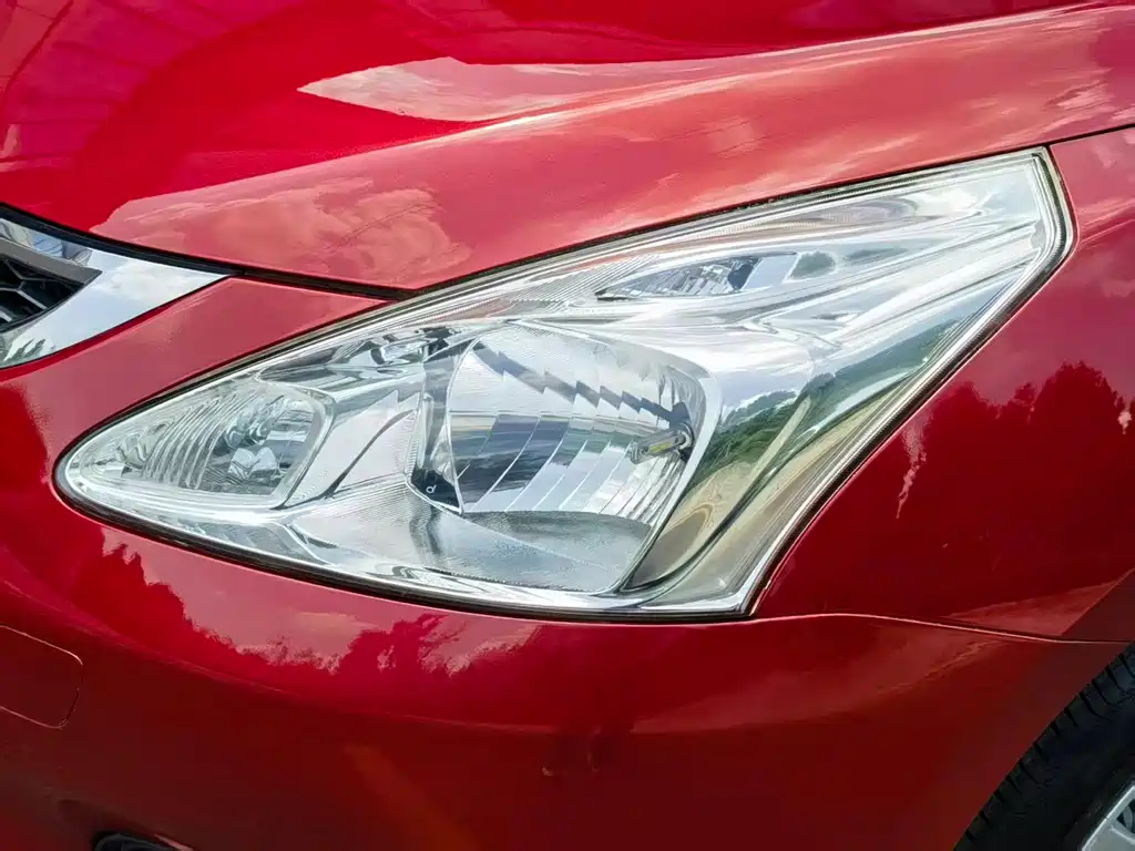 Nissan Tiida 2015 — фото 4