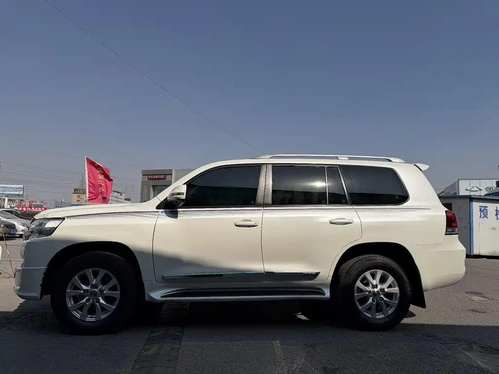 Toyota Land Cruiser 2018 — фото 4