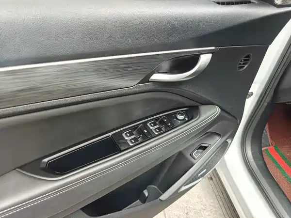 Geely Xingyue 2021