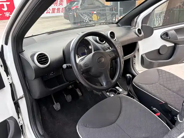 BYD F0 2015