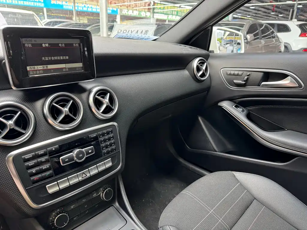 Mercedes-Benz A-Class 2016 — фото 8